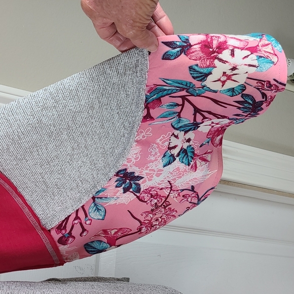 Jodifl Bell Sleeved, Mixed Fabric Blouse - Picture 3 of 11